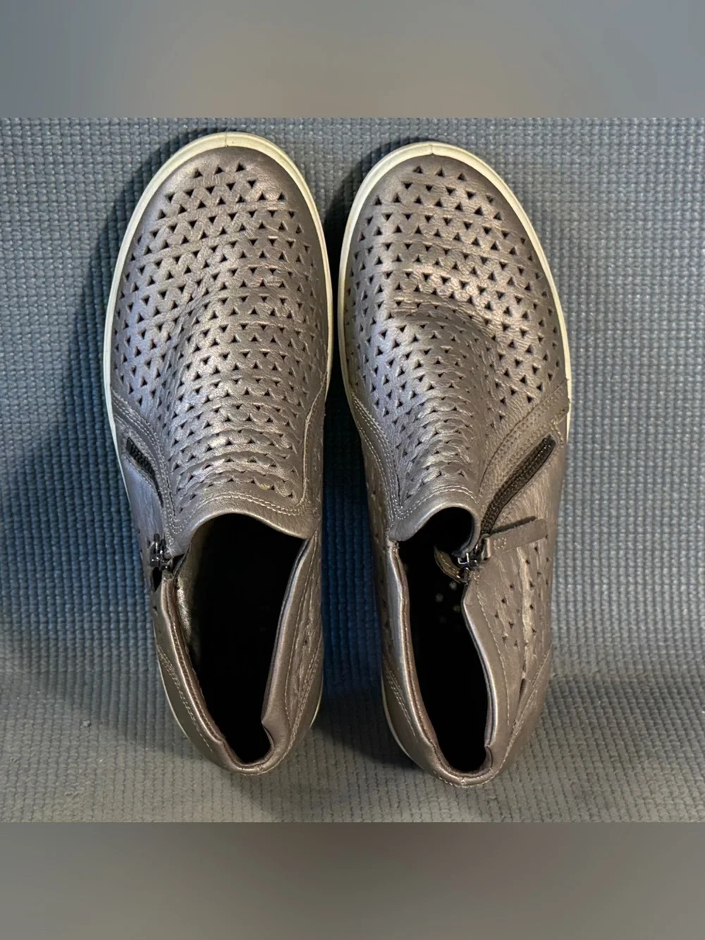 ECCO Soft 7 Leather Laser Cut Bootie Shoes Metallic Women’s Size 10‎ US 41 EU